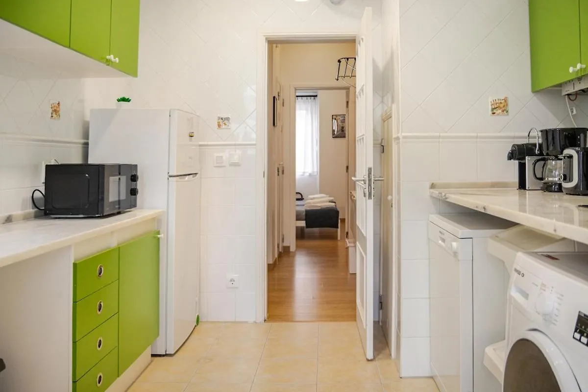 27 A Graca Cozy Apartment With Balcony And Free Parking Lissabon