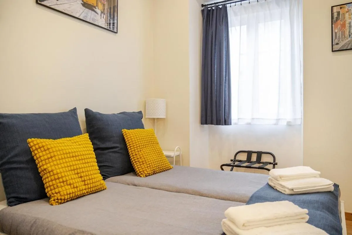 27 A Graca Cozy Apartment With Balcony And Free Parking Lissabon