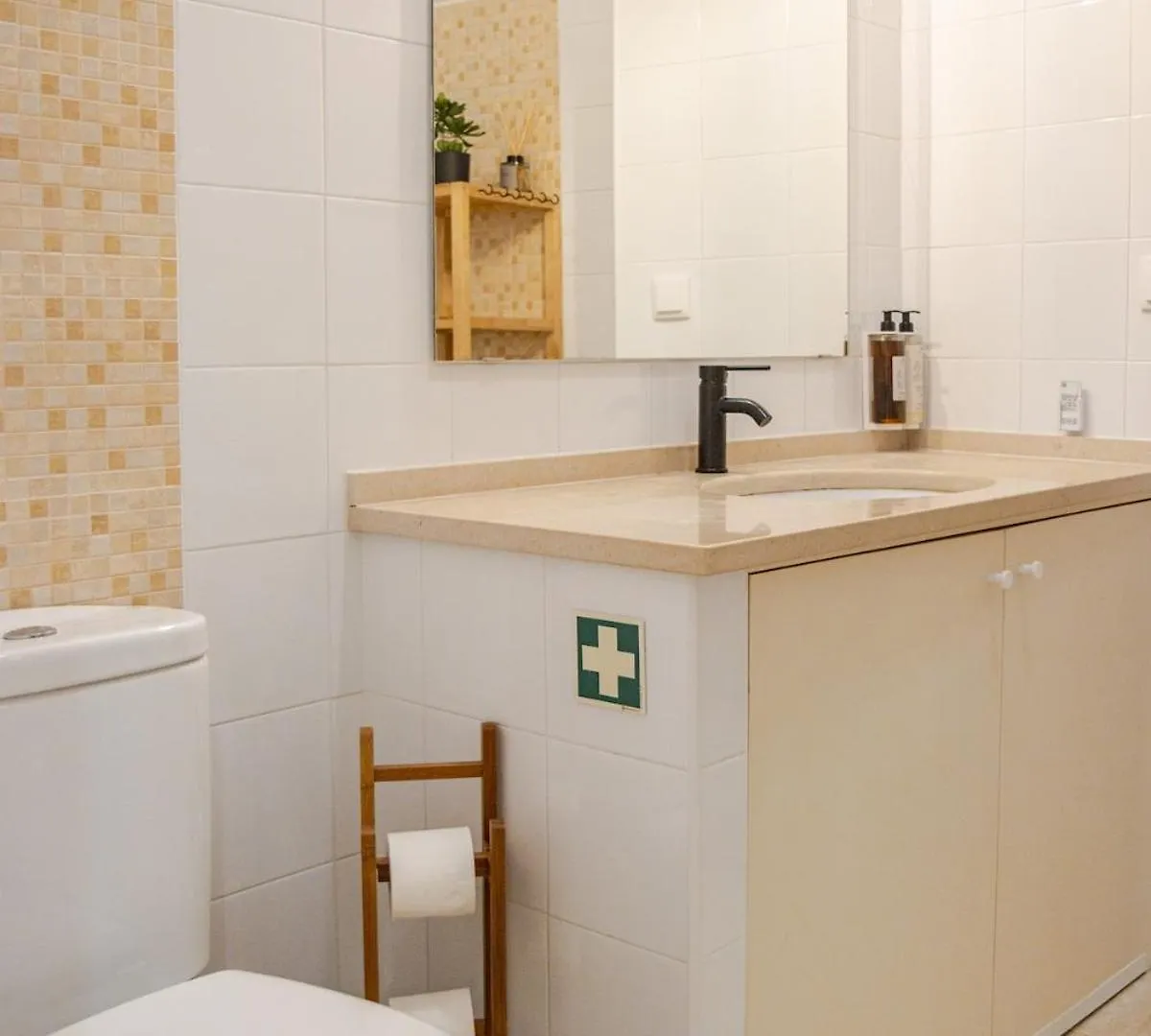 27 A Graca Cozy Apartment With Balcony And Free Parking Lissabon