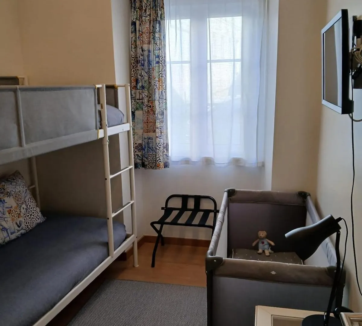 27 A Graca Cozy Apartment With Balcony And Free Parking Lissabon