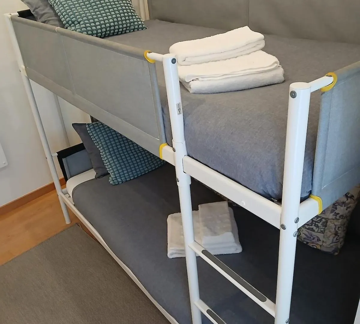 27 A Graca Cozy Apartment With Balcony And Free Parking Lisbon